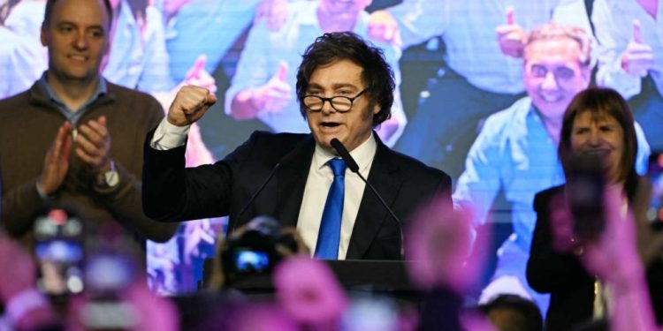 La Ola Libertaria Revierte la Historia: Triunfo Contundente en las Legislativas y Voces Cruzadas en el Nuevo Congreso