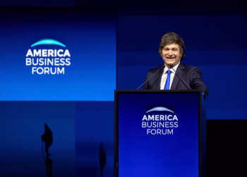 Javier Milei, un guiño a Donald Trump, cuestionamientos al flamante Alcalde de Nueva York y un pedido a los empresarios para que inviertan en la Argentina