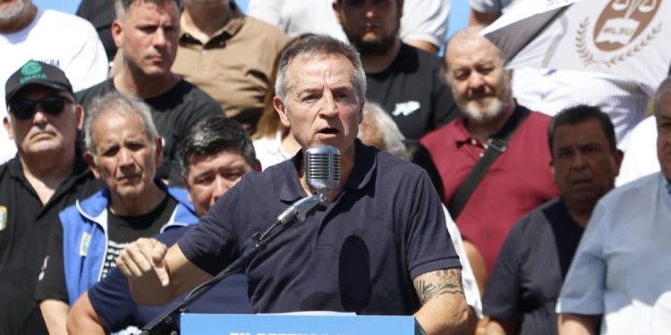 La CGT marchó a Plaza de Mayo en contra de la reforma laboral y apuntó contra el Gobierno de Javier Milei