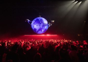 Fuerza Bruta regresa con AVEN: El plan que define la temporada de verano en Buenos Aires