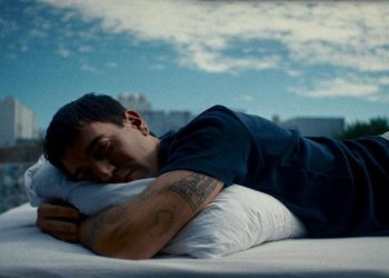 Conociendo Rusia estrena «Películas de Acción»: El nuevo himno nostálgico de Mateo Sujatovich
